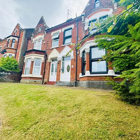 Отель Am Victorian House Лутон Экстерьер фото